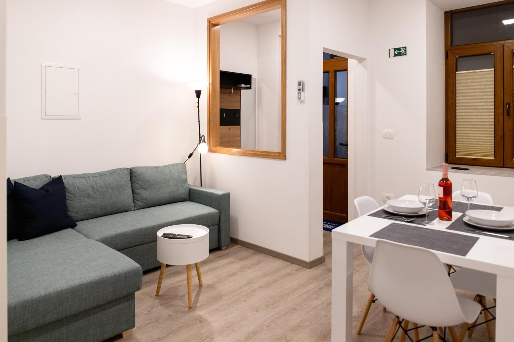 Oliver Street Apartment Vipava Bagian luar foto