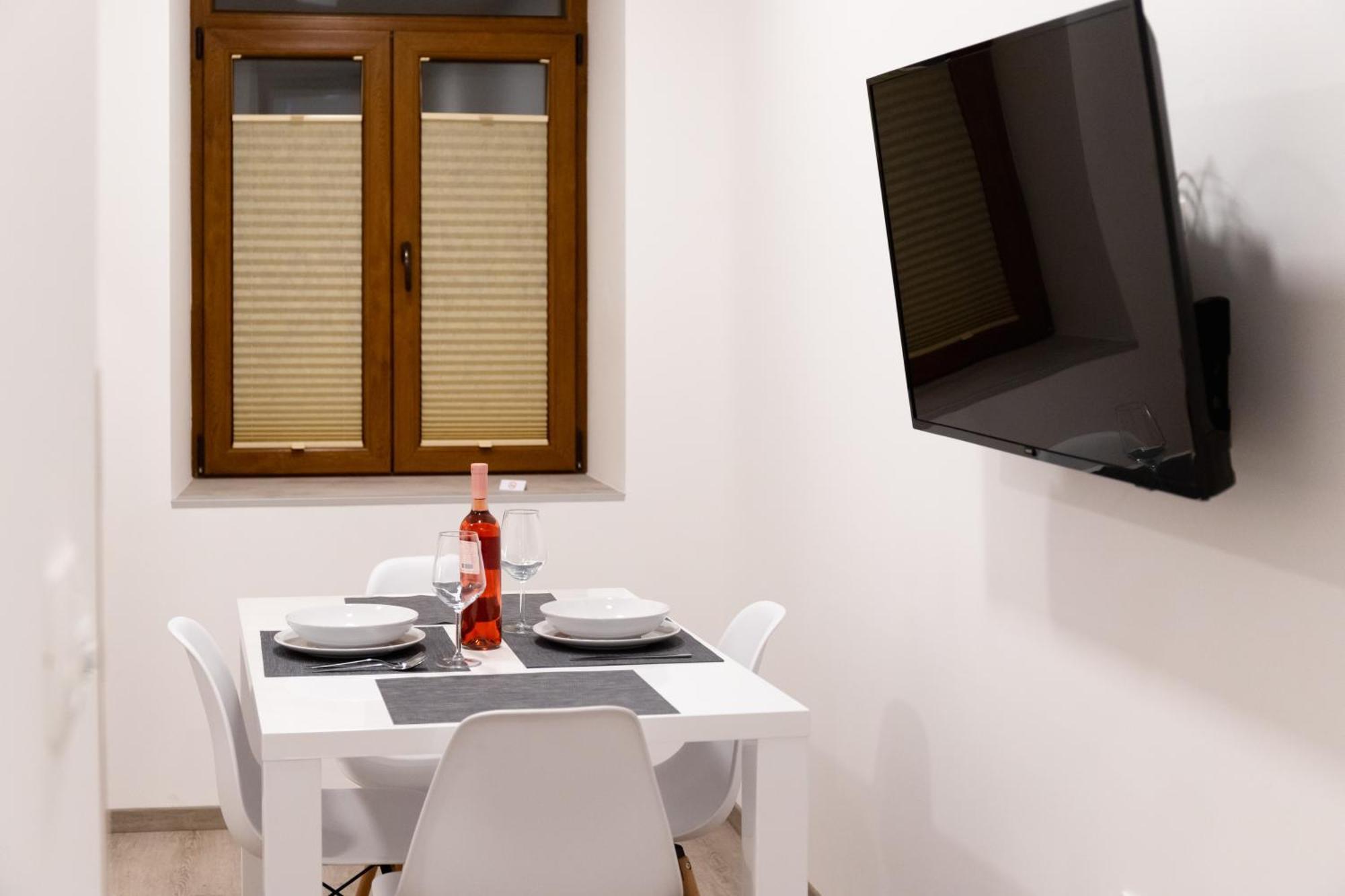 Oliver Street Apartment Vipava Bagian luar foto