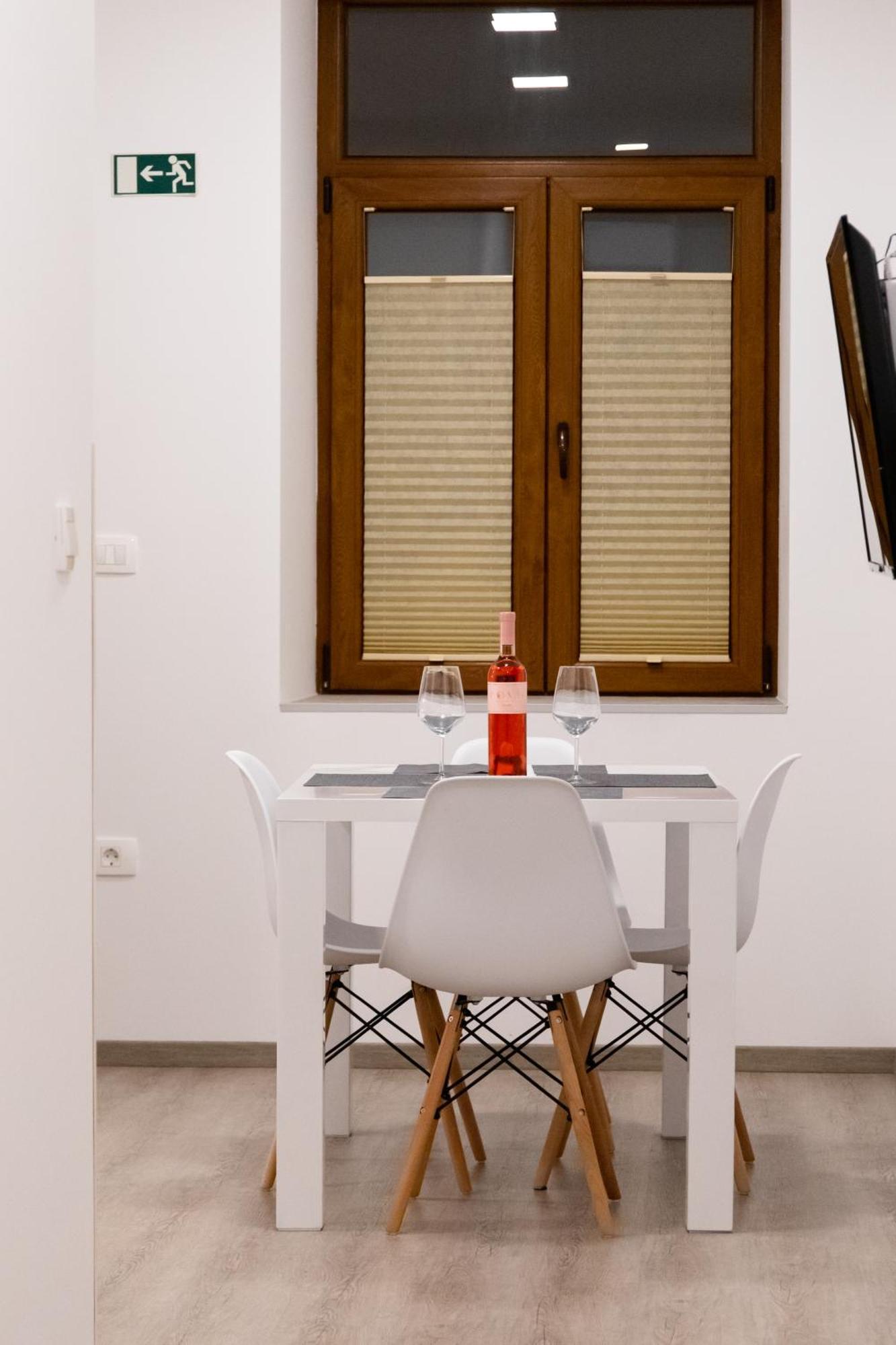 Oliver Street Apartment Vipava Bagian luar foto